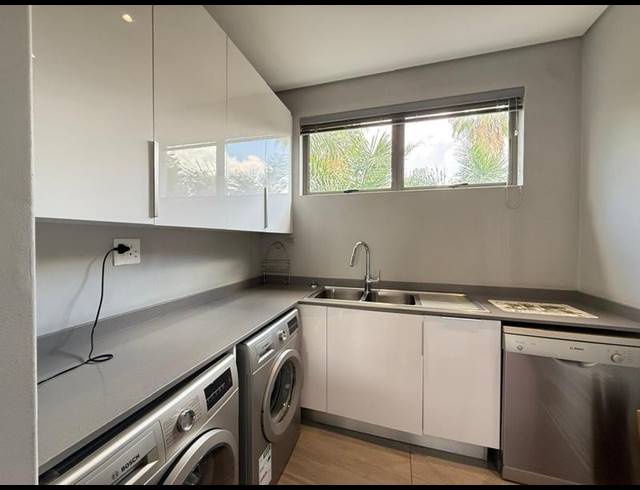 2 BEDROOM APARTMENT FOR SALE IN HYDE PARK